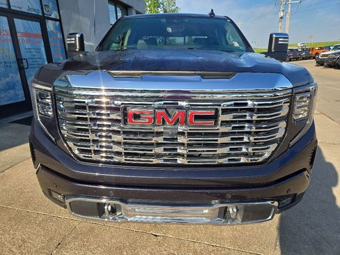Used 2024 GMC Sierra 1500 Denali w/ Denali Reserve Package AWD/4WD image 16