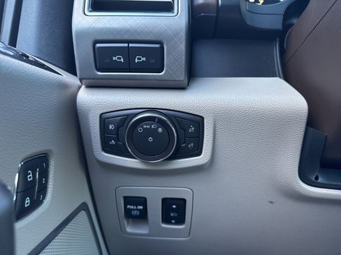 Used 2019 Ford F150 Limited w/ Trailer Tow Package image 14