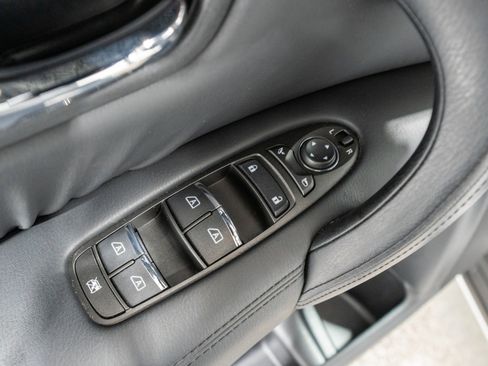 Used 2024 Nissan Armada SL w/ Captain's Chairs Package image 15