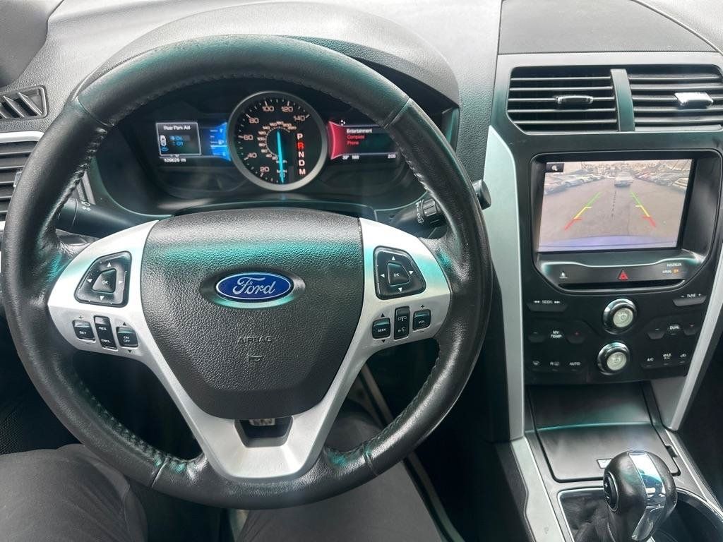 Used 2015 Ford Explorer XLT w/ Equipment Group 201A AWD/4WD image 40