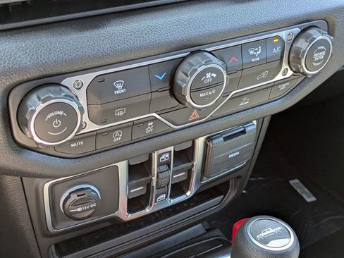 New 2025 Jeep Gladiator Sport image 19