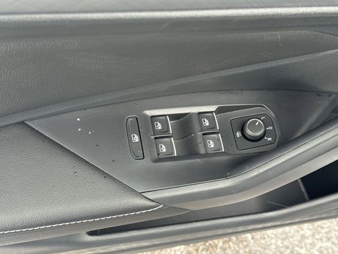 Used 2022 Volkswagen Jetta SE w/ Panoramic Sunroof Package image 24