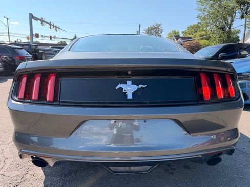 Used 2015 Ford Mustang Coupe RWD image 5