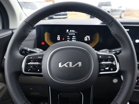 New 2026 Kia Carnival EX image 14