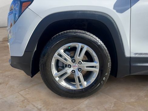 Used 2023 GMC Terrain SLE w/ Driver Convenience Package image 14