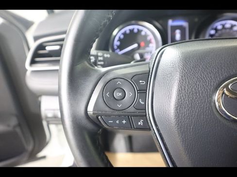 Used 2020 Toyota Camry SE FWD image 24
