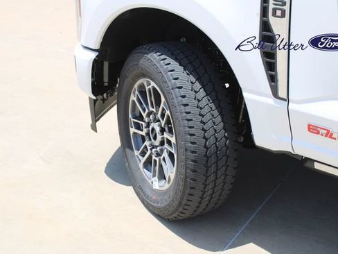New 2026 Ford F250 Platinum AWD/4WD image 5