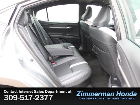 Used 2025 Toyota Camry SE image 7