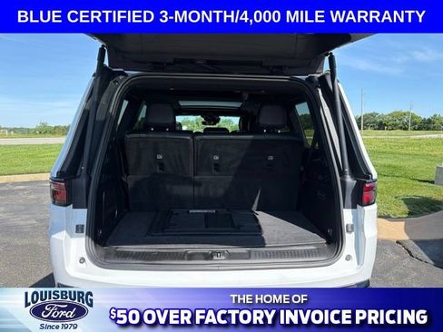 Used 2022 Jeep Wagoneer Series III AWD/4WD image 4