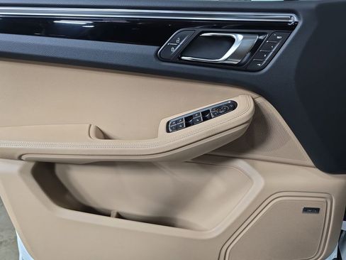 New 2026 Porsche Macan AWD/4WD image 22