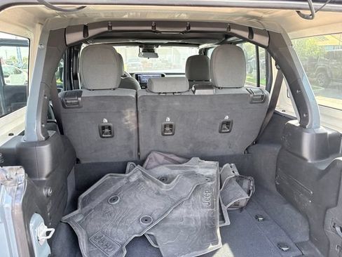 Used 2024 Jeep Wrangler Unlimited AWD/4WD image 28