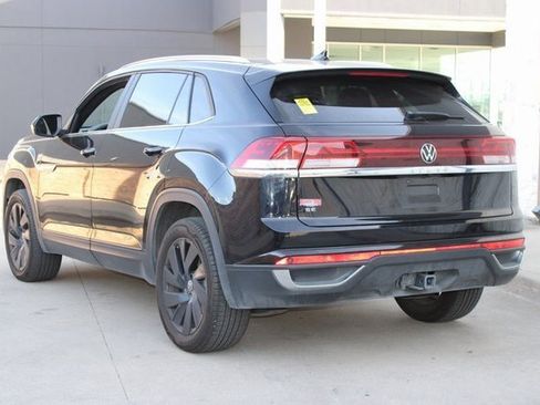 Used 2025 Volkswagen Atlas Cross Sport SE image 3