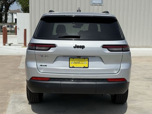 New 2025 Jeep Grand Cherokee L Altitude image 6