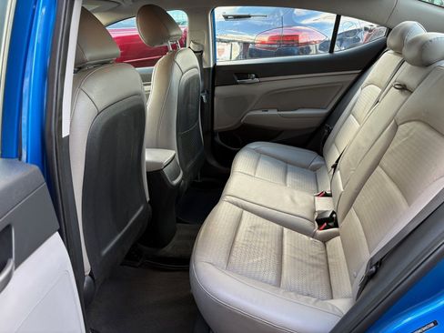 Used 2017 Hyundai Elantra Limited image 17