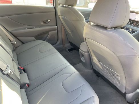New 2025 Hyundai Elantra SEL image 11