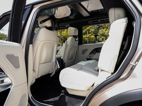 New 2026 Land Rover Range Rover Long Wheelbase SE AWD/4WD image 46
