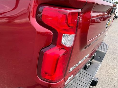 Used 2023 Chevrolet Silverado 2500 LTZ AWD/4WD image 26