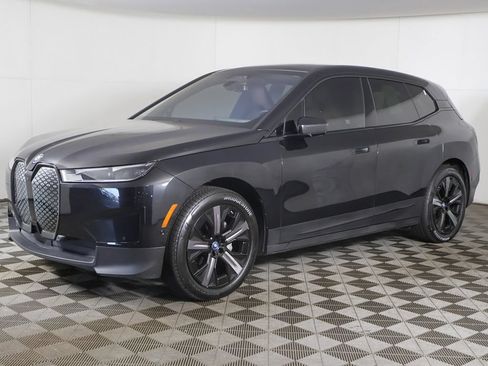 Used 2024 BMW iX xDrive50 AWD/4WD image 10