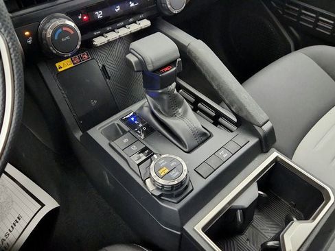 Used 2025 Toyota Tacoma TRD Sport image 16