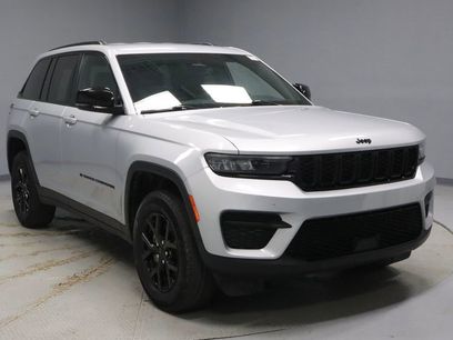 Used 2024 Jeep Grand Cherokee Altitude