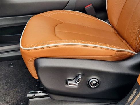 New 2026 Chrysler Pacifica Pinnacle image 19