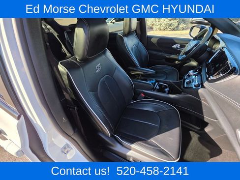 Used 2025 Chrysler Pacifica Limited FWD image 12