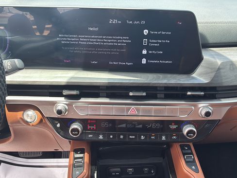 Used 2025 Kia Telluride AWD image 20