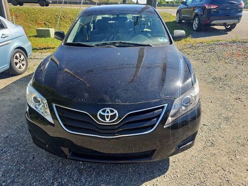 Used 2010 Toyota Camry LE FWD image 3