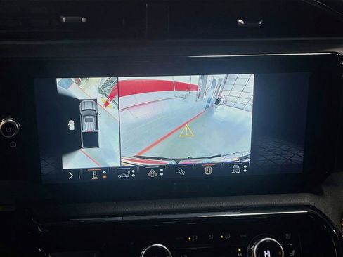 Used 2024 GMC Sierra 1500 AT4 w/ Technology Package image 14