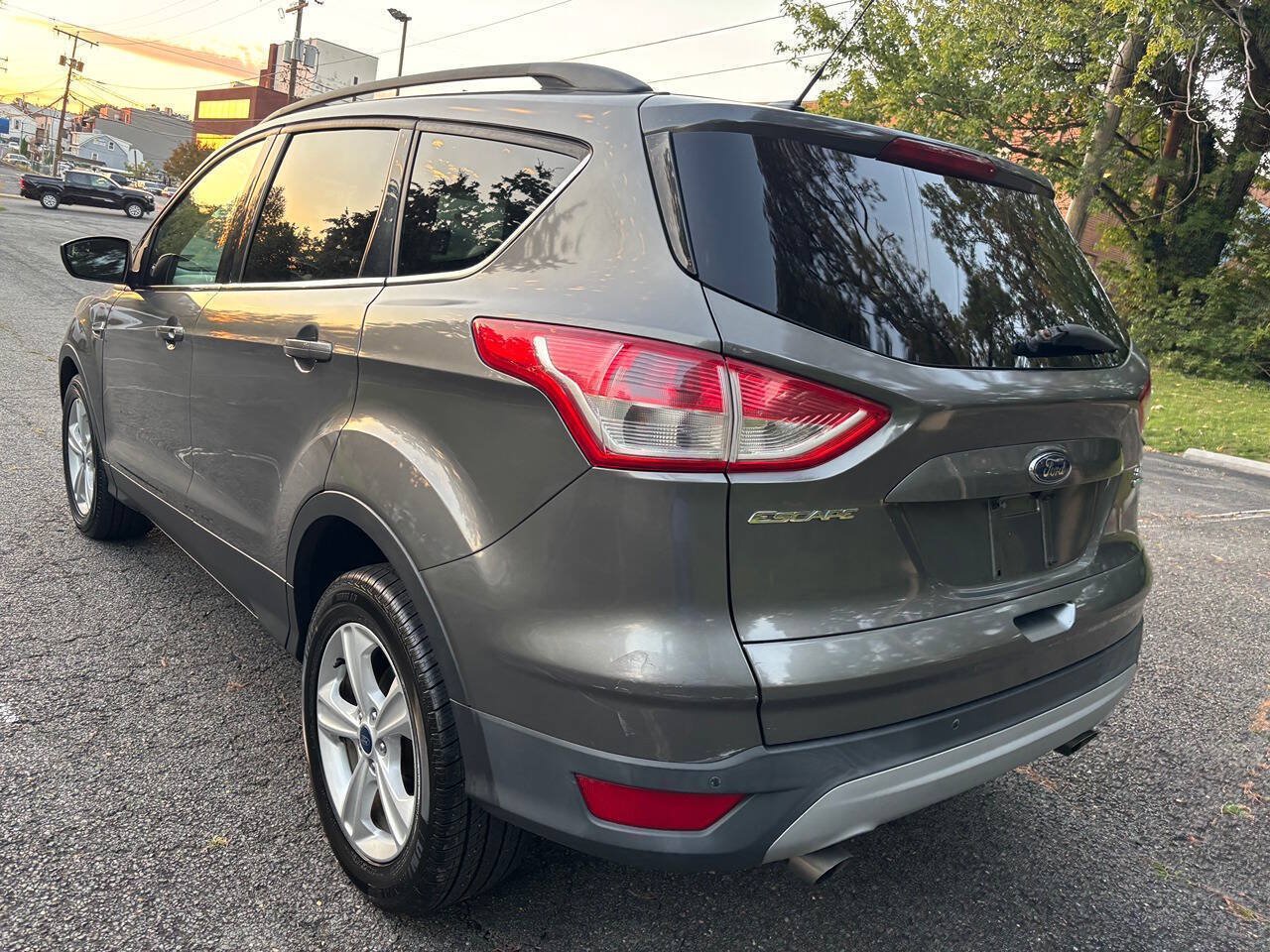 Used 2014 Ford Escape SE w/ Equipment Group 201A AWD/4WD image 3