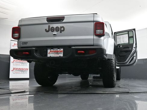 Used 2023 Jeep Gladiator Rubicon w/ Cold Weather Group image 43