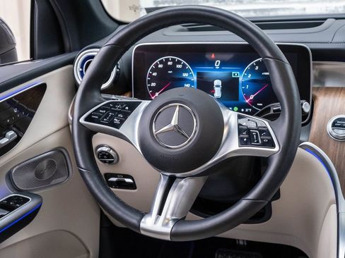 Used 2023 Mercedes-Benz GLC 300 4MATIC w/ Pinnacle Trim Package image 24