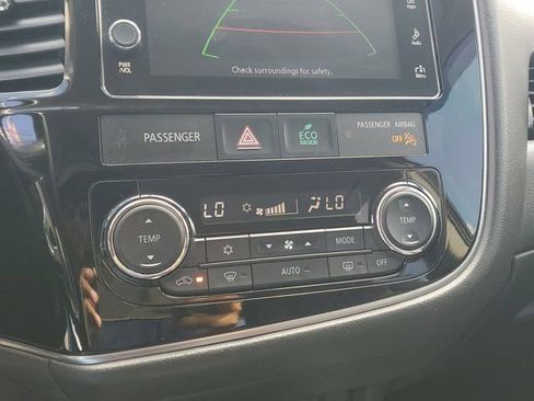 Used 2018 Mitsubishi Outlander SEL image 25