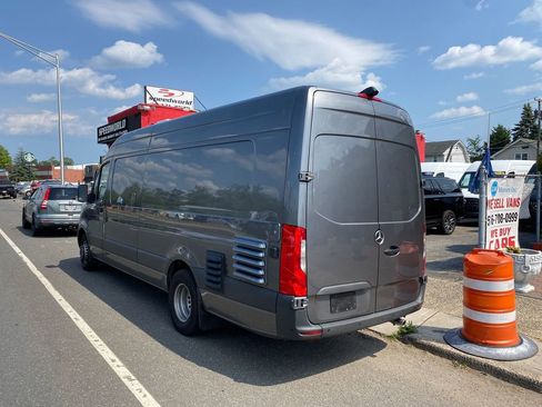 Used 2022 Mercedes-Benz Sprinter 4500 w/ Parking Package image 3