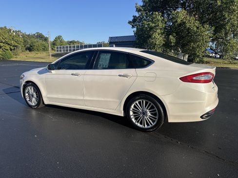 Used 2016 Ford Fusion SE w/ Equipment Group 202A FWD image 3