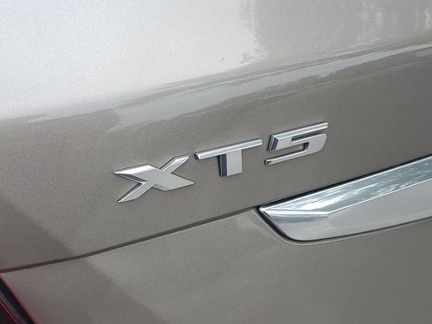 Used 2023 Cadillac XT5 Premium Luxury FWD image 11