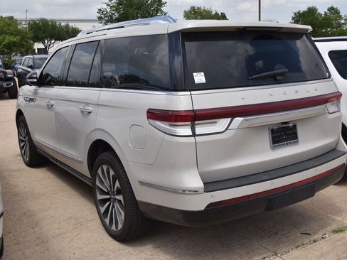 Certified 2022 Lincoln Navigator Reserve AWD/4WD image 8