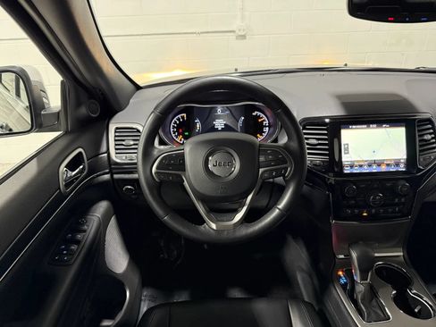 Used 2020 Jeep Grand Cherokee Limited AWD/4WD image 25