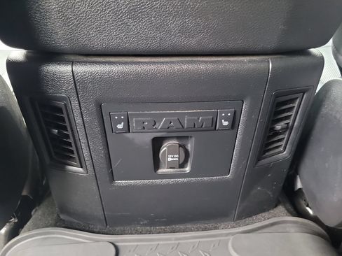Used 2016 RAM 1500 Laramie w/ Convenience Group AWD/4WD image 17