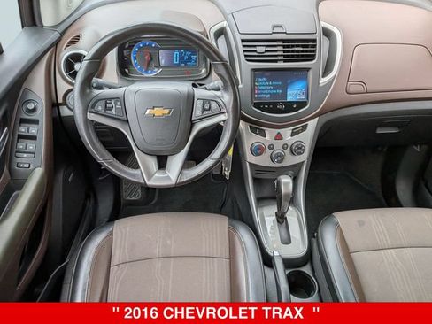 Used 2016 Chevrolet Trax LT w/ LT Sun and Sound Package AWD/4WD image 32