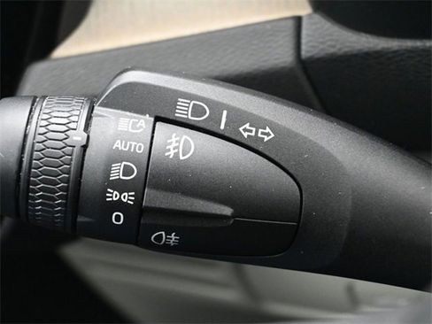 Used 2023 Volvo XC40 B5 Ultimate w/ Protection Package Premier image 28