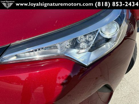 Used 2018 Toyota C-HR XLE FWD image 30