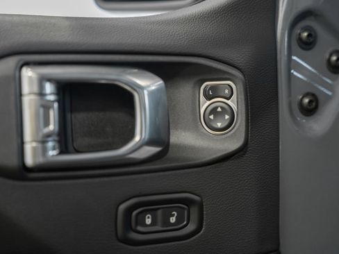 New 2026 Jeep Wrangler Unlimited Rubicon AWD/4WD image 40