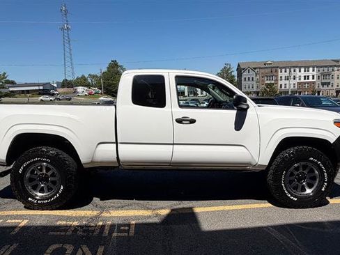 Used 2019 Toyota Tacoma SR RWD image 10