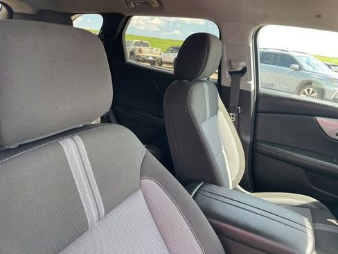Used 2025 Chevrolet Blazer LT AWD/4WD image 12
