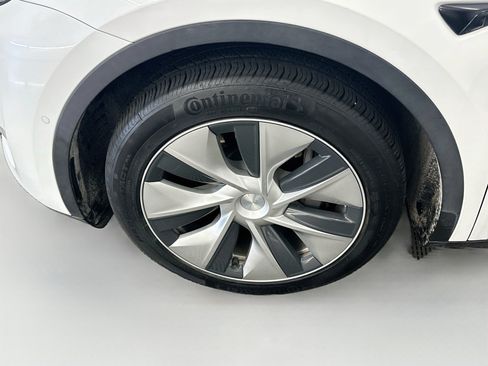 Used 2021 Tesla Model Y Long Range AWD/4WD image 11