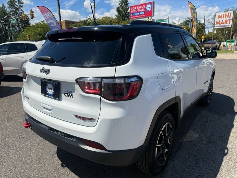 Used 2025 Jeep Compass Trailhawk AWD/4WD image 5