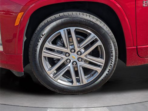 Used 2023 Chevrolet Traverse High Country image 9