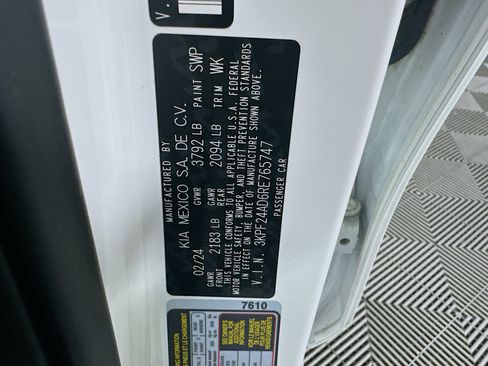 Used 2024 Kia Forte LXS image 12