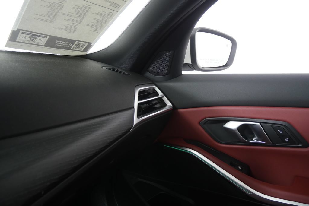 Certified 2025 BMW 330i Sedan RWD image 26